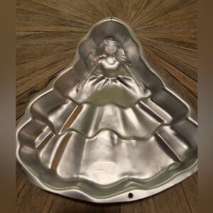 Vintage 1995 Wilton Barbie Princess Cake Pan Mattel Aluminum Baking Mold